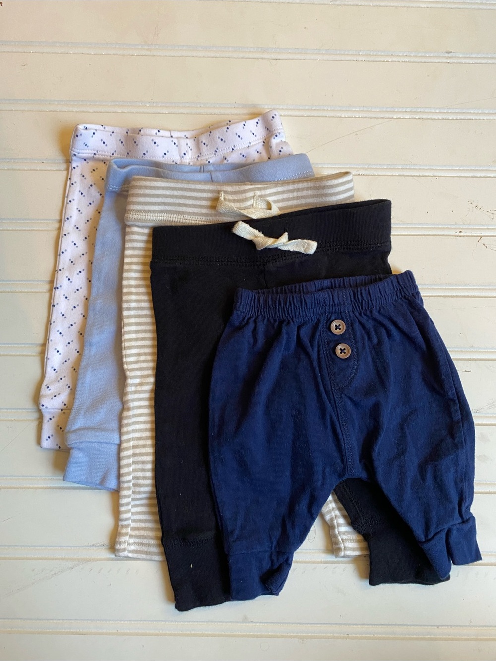 Newborn Baby 16 Piece Bundle! Bodysuits, Pants, Sleepers #55 - Picture 6 of 6
